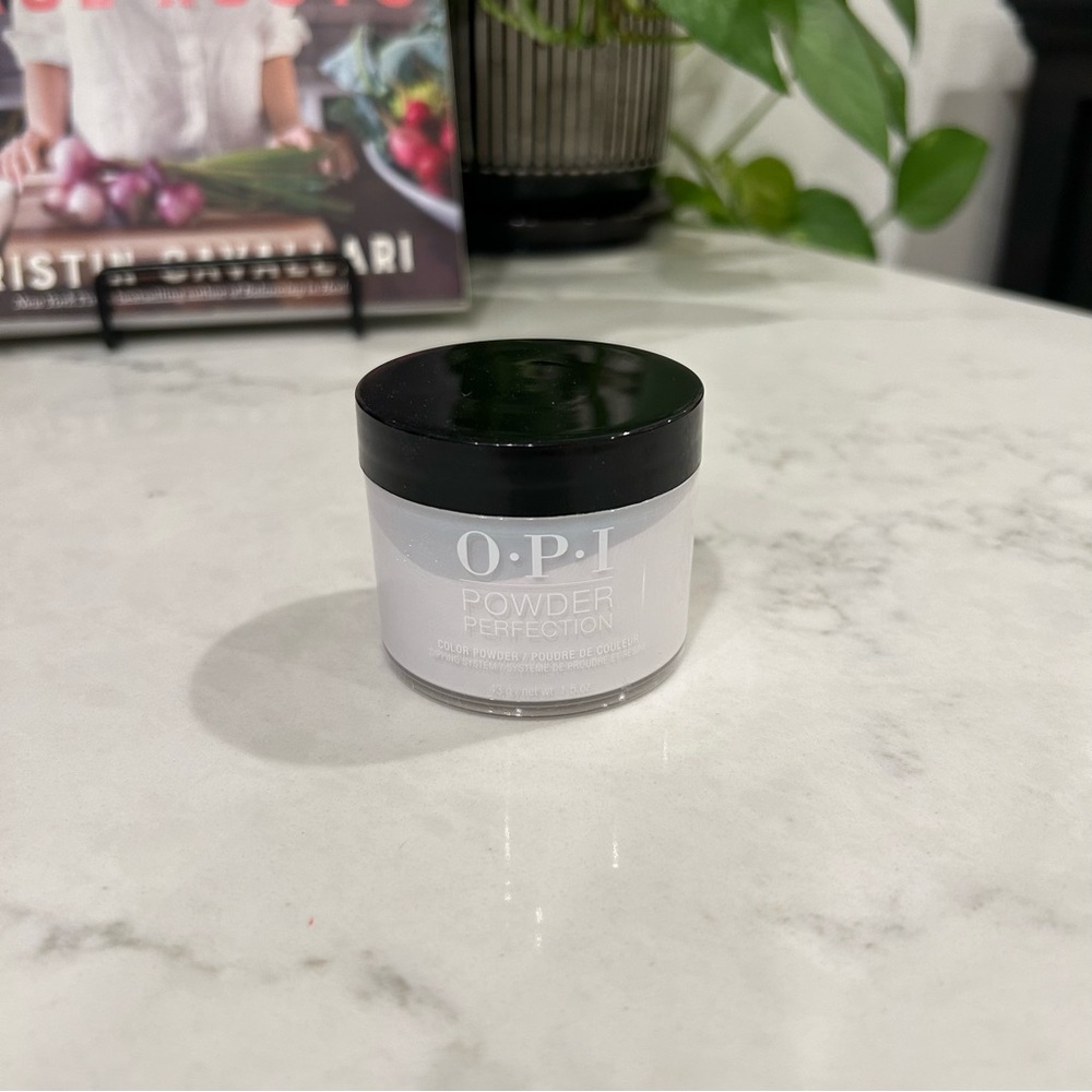 OPI Dip Powder: Funny Bunny